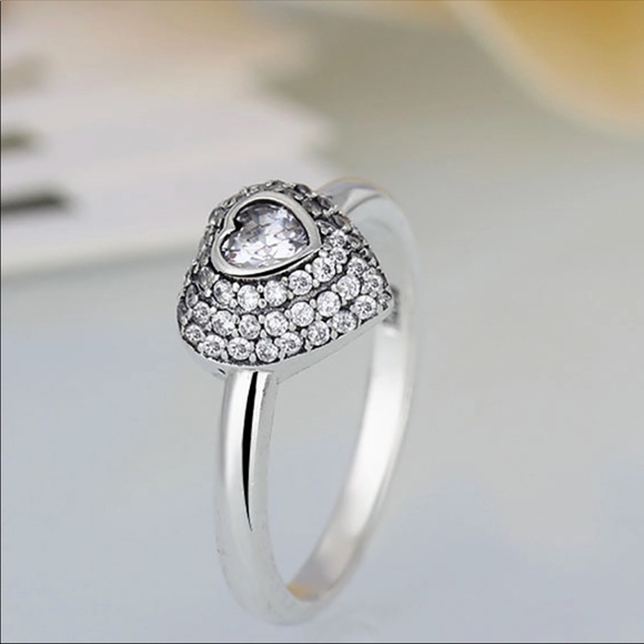 PANDORA Crystal Heart Ring - Picture 2 of 3